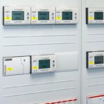 Homematic IP Drátový spínací akční člen s LCD — až 64A, na DIN lištu, 4 kanály — HmIPW-DRS4