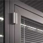 Ajax DoorProtect Plus Fibra, bílá