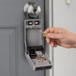 Bezpečnostní schránka Master Lock 5480EURD se závěsným okem