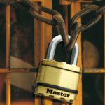 Mosazný visací zámek- Master Lock Excell — 50mm