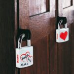 SET Visací zámek z pevného kovu Master Lock (balení / 6 blistrů)